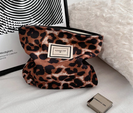 Trousse Maquillage aux Motifs Sauvages