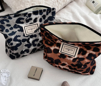 Trousse Maquillage aux Motifs Sauvages