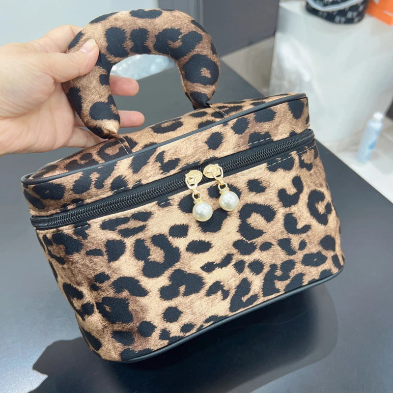 Trousse Maquillage Léopard Perlé Élégante