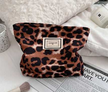 Trousse Maquillage aux Motifs Sauvages