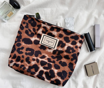 Trousse Maquillage aux Motifs Sauvages