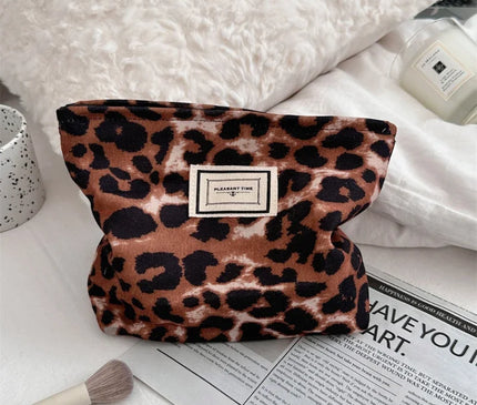 Trousse Maquillage aux Motifs Sauvages