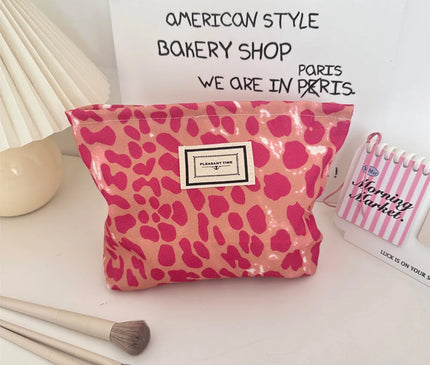 Trousse Maquillage aux Motifs Sauvages